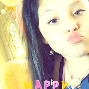 Meet your Posher, Amya